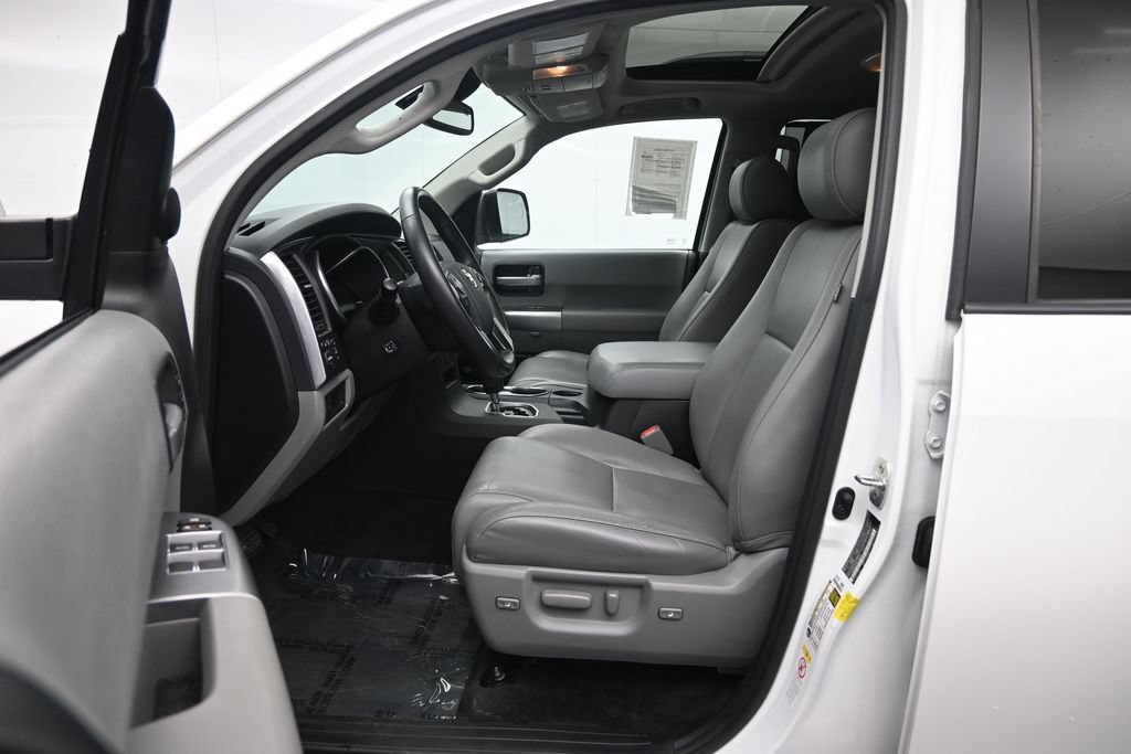 Used 2018 Toyota Sequoia Limited w/ Safety & Convenience Package AWD/4WD image 18