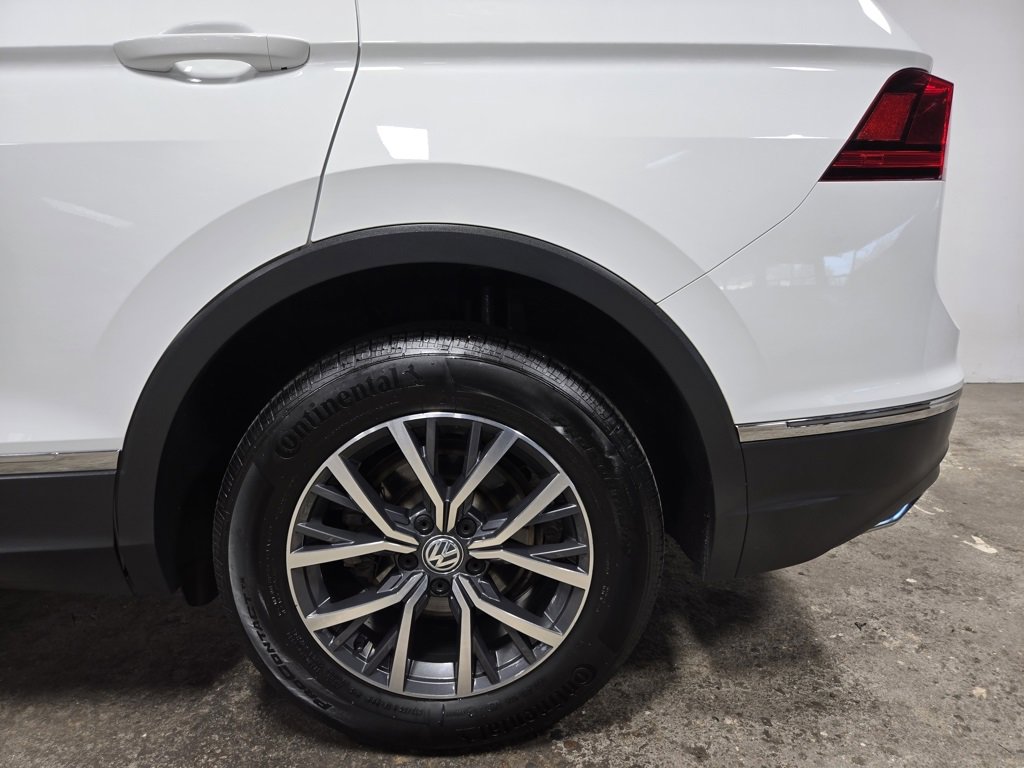 Used 2020 Volkswagen Tiguan SE w/ Panoramic Sunroof Package image 59