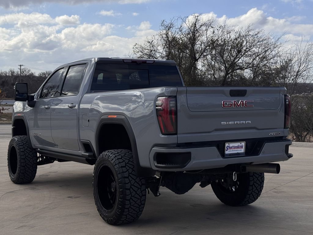 Used 2025 GMC Sierra 2500 AT4 w/ AT4 Premium Plus Package image 4