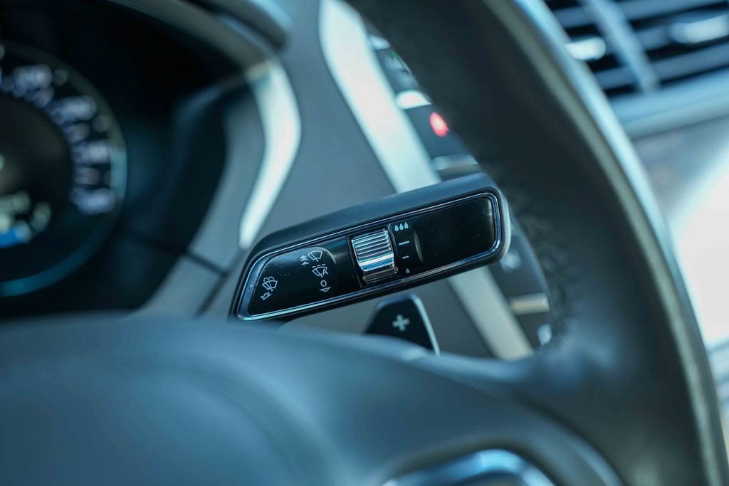 Used 2020 Lincoln MKZ FWD image 32