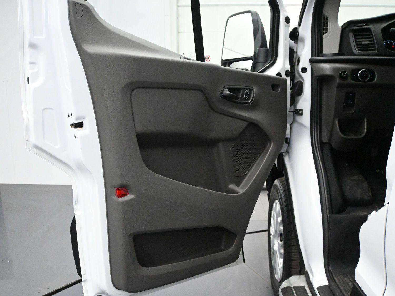 Used 2024 Ford Transit 250 Low Roof w/ Exterior Upgrade Package image 7