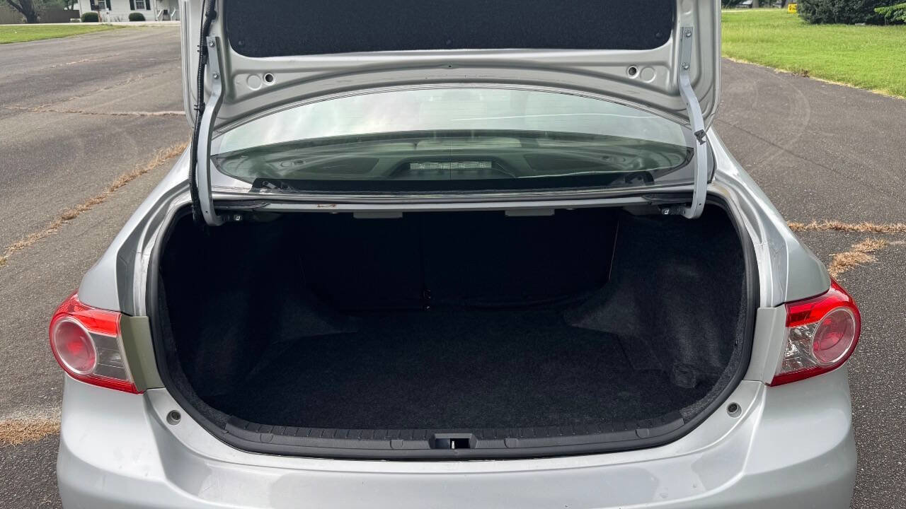 Used 2012 Toyota Corolla L image 16