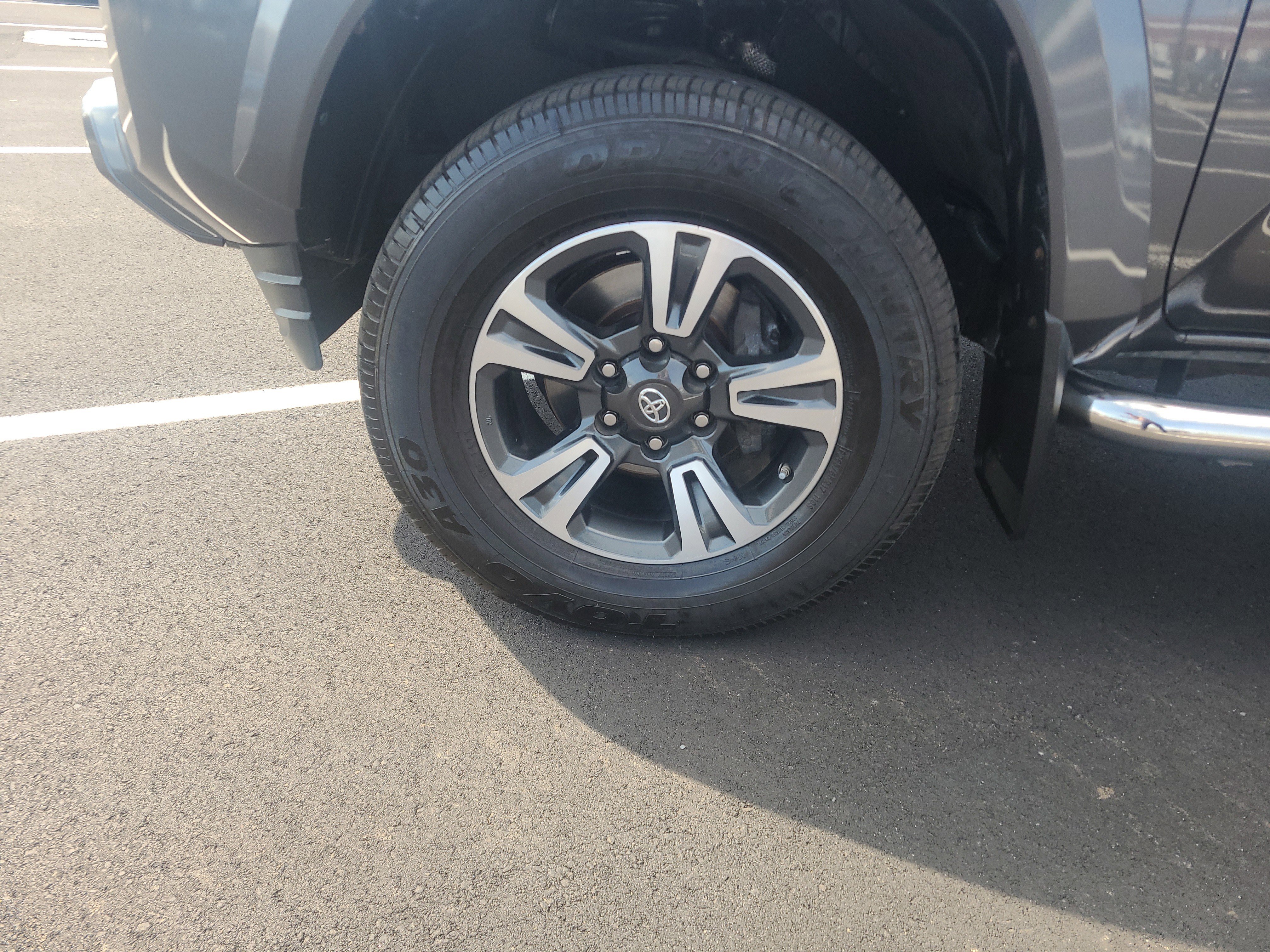 Certified 2017 Toyota Tacoma TRD Sport w/ Tow Package (A/T) image 9