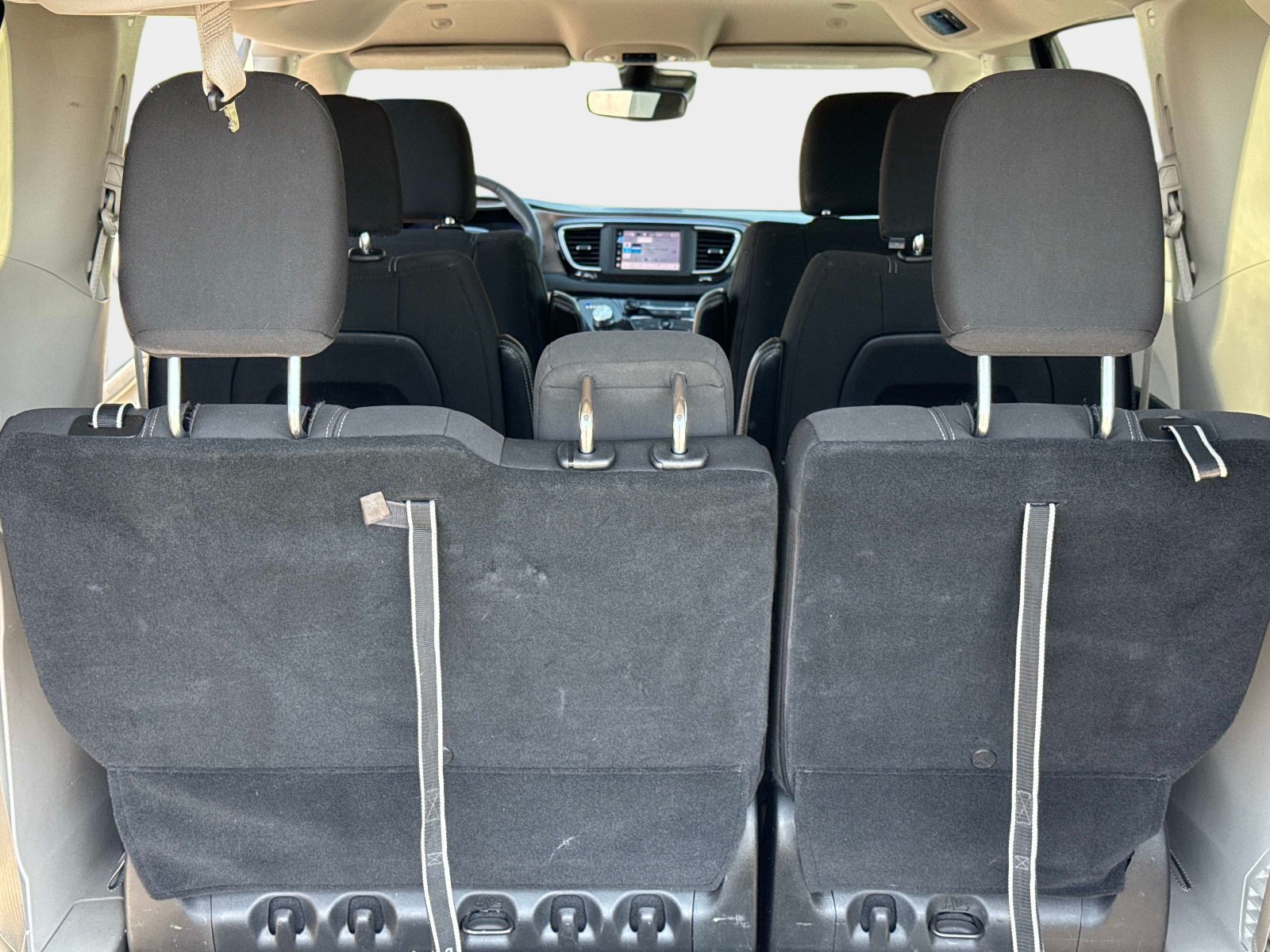 Used 2023 Chrysler Voyager LX FWD image 13