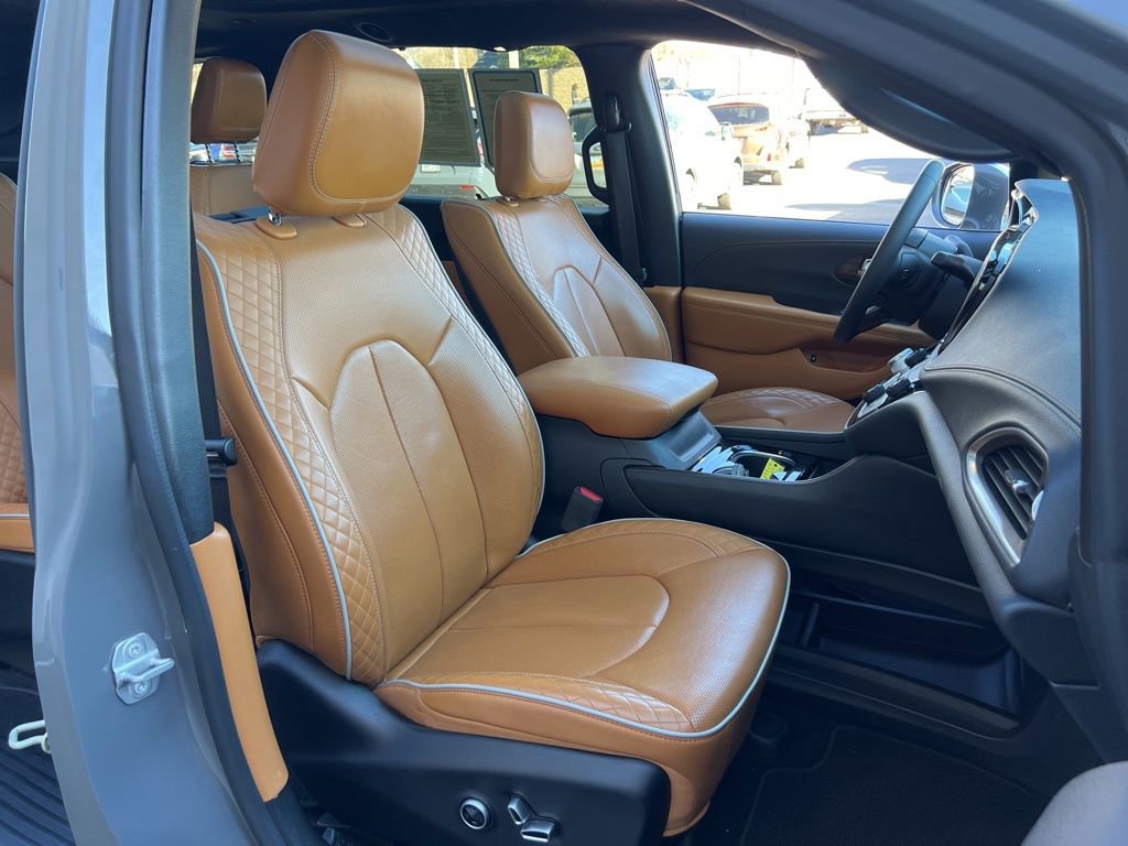 Certified 2022 Chrysler Pacifica Pinnacle image 24