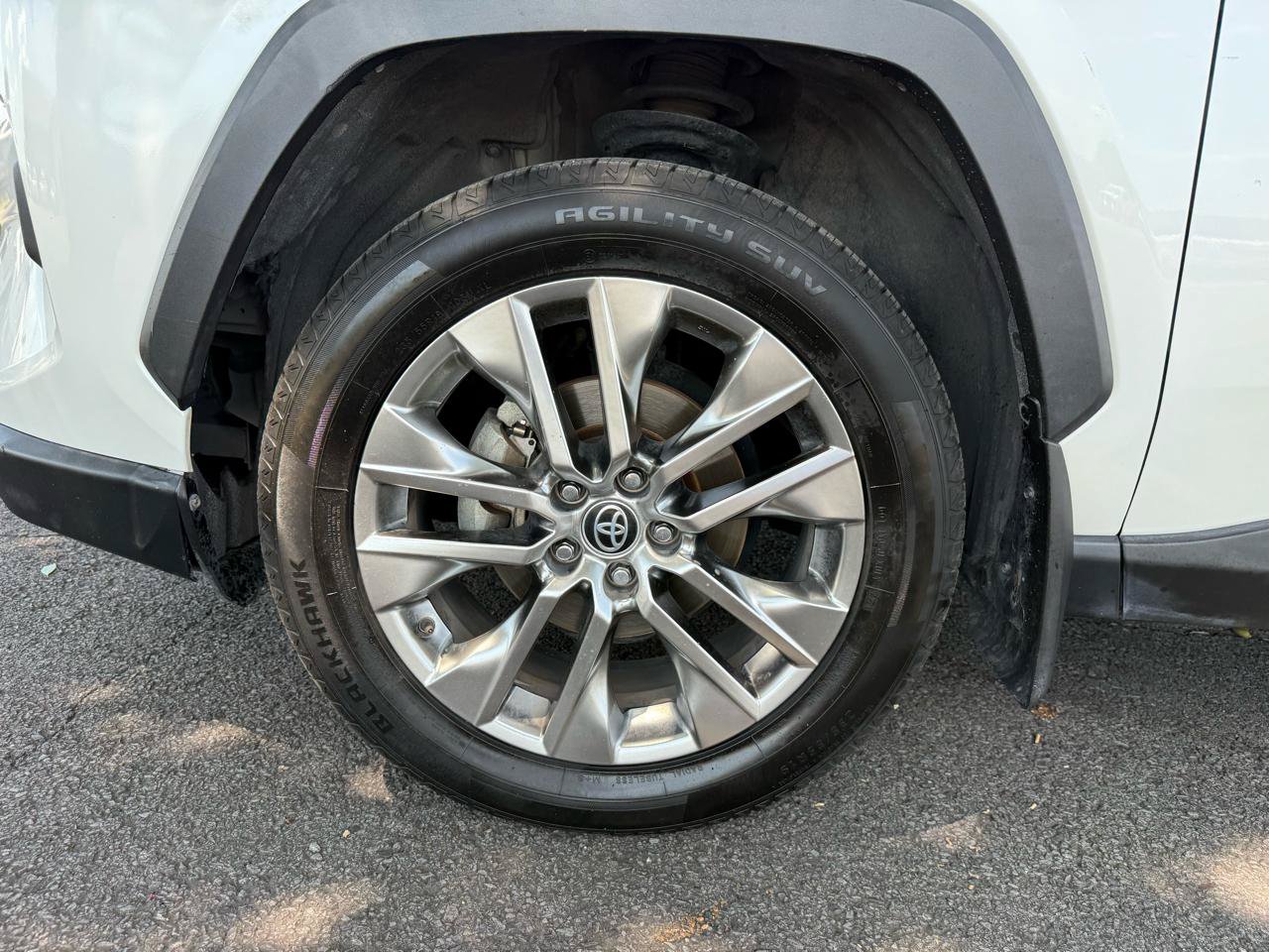 Used 2022 Toyota RAV4 XLE Premium FWD image 42
