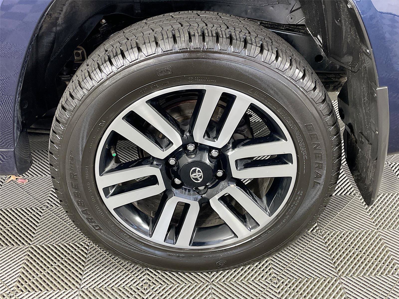 Used 2022 Toyota 4Runner Limited image 36