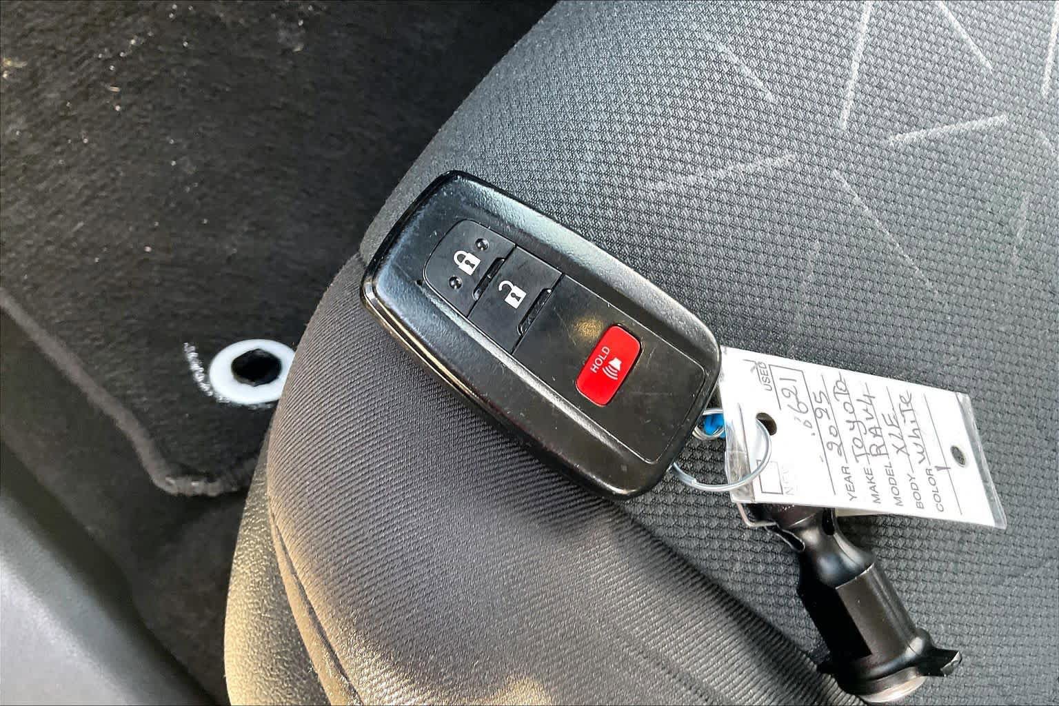 Used 2025 Toyota RAV4 XLE FWD image 14