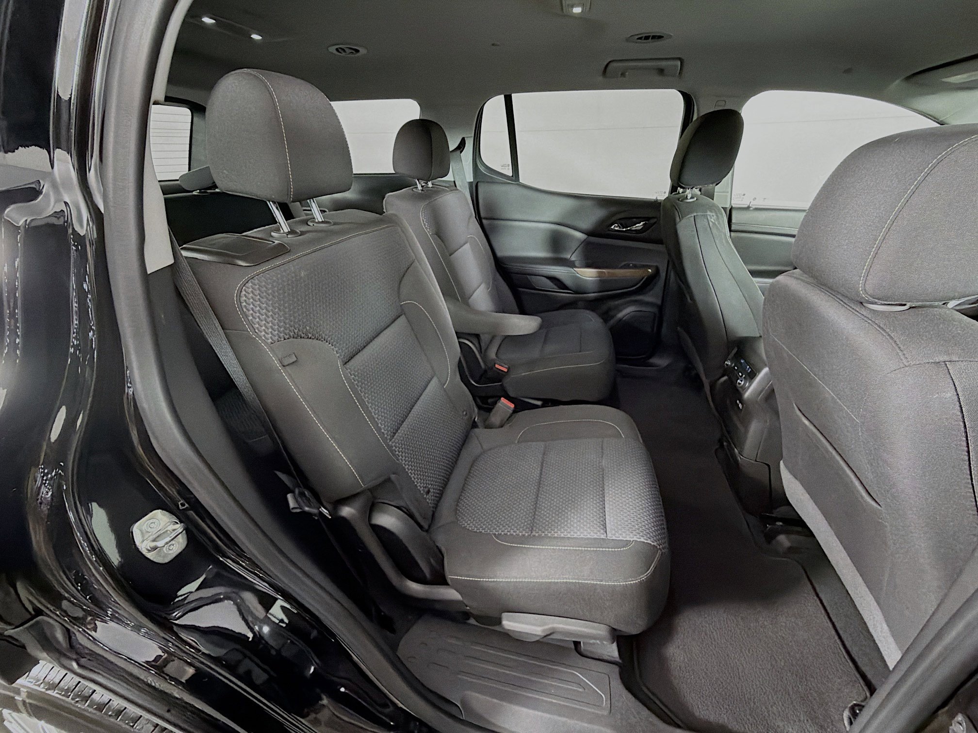 Used 2023 GMC Acadia SLE image 26