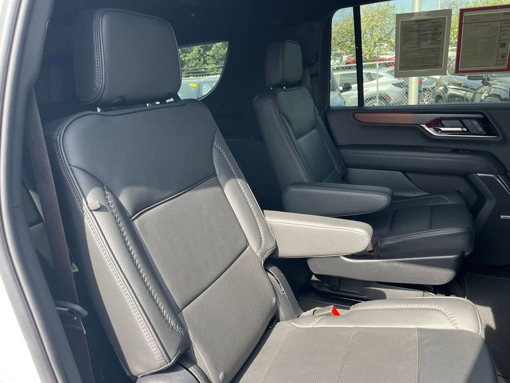 Used 2025 GMC Yukon XL Denali image 33