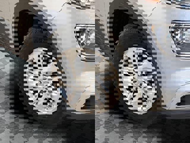 Used 2020 Hyundai Venue SEL FWD image 22