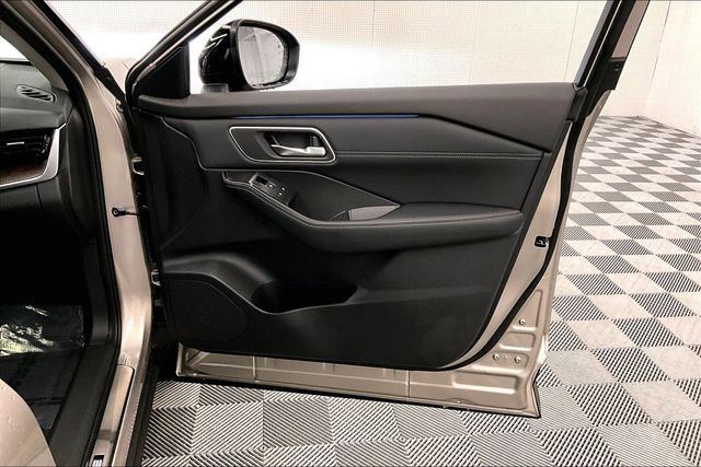 New 2026 Nissan Rogue Platinum image 35