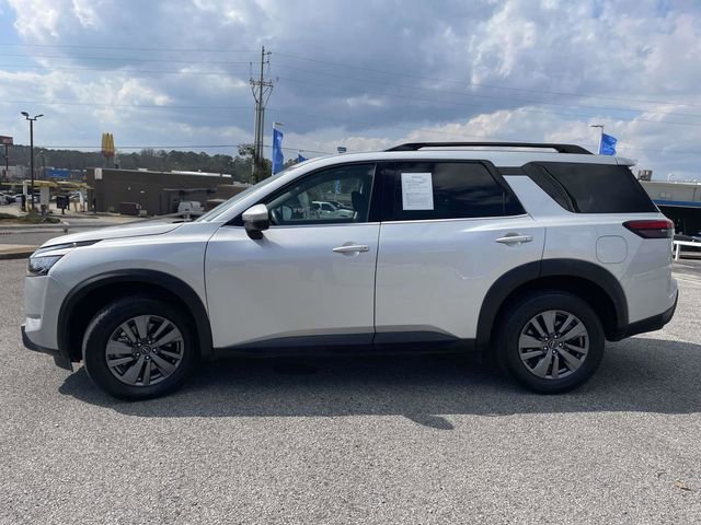 Used 2025 Nissan Pathfinder SV image 6