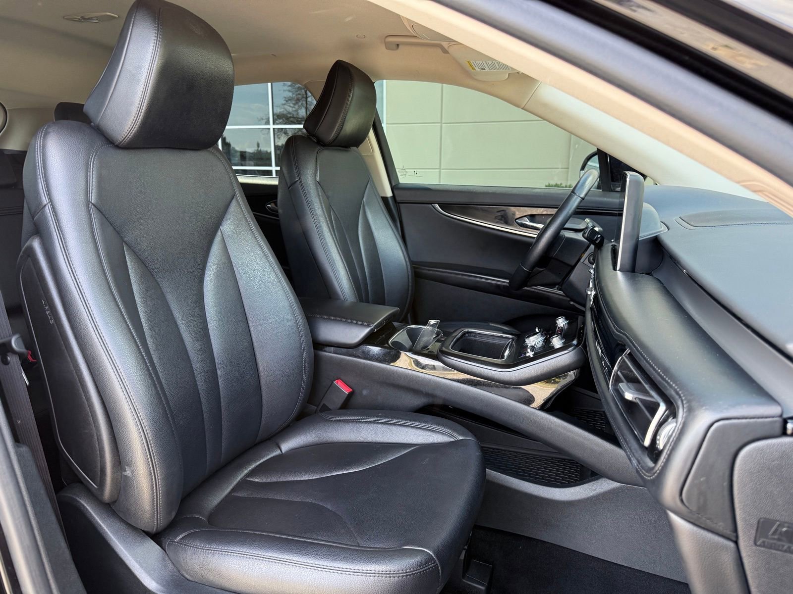 Used 2022 Lincoln Nautilus AWD image 36