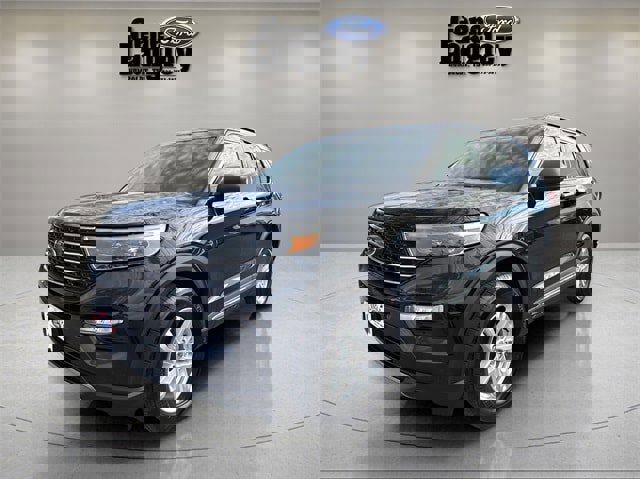 Used 2023 Ford Explorer XLT w/ Equipment Group 202A image 3