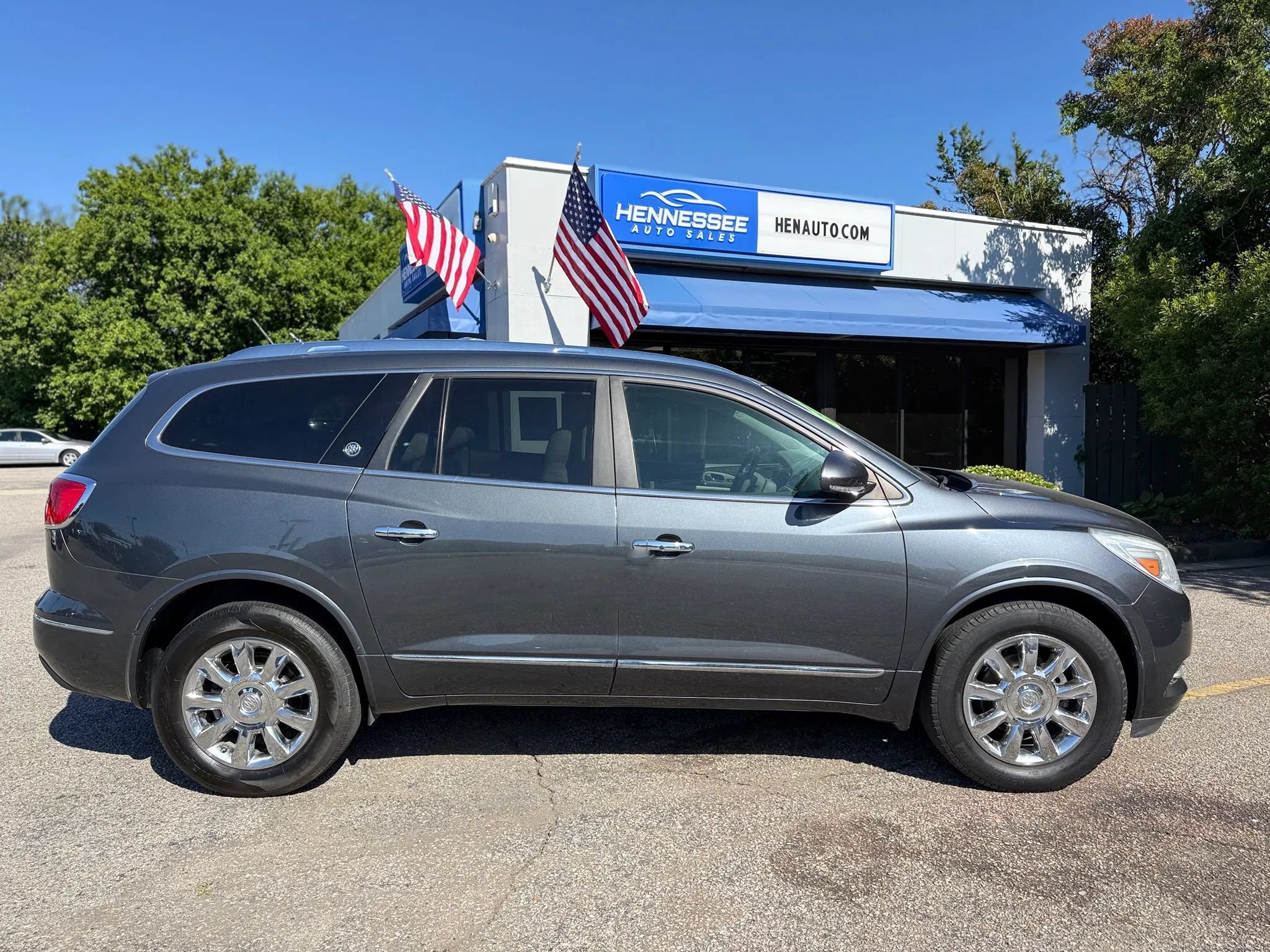 Used 2014 Buick Enclave Leather FWD image 2