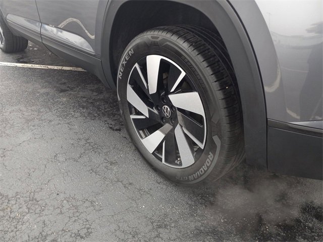 Used 2025 Volkswagen Atlas Cross Sport SE image 10