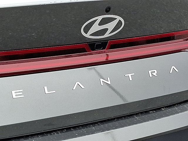 New 2026 Hyundai Elantra Limited FWD image 9
