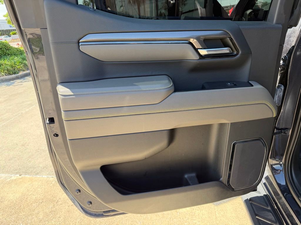 Used 2023 Chevrolet Silverado 1500 ZR2 image 13