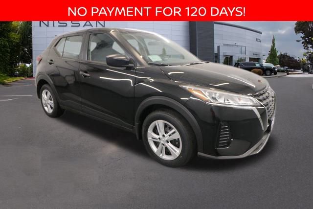 New 2025 Nissan Kicks Play S