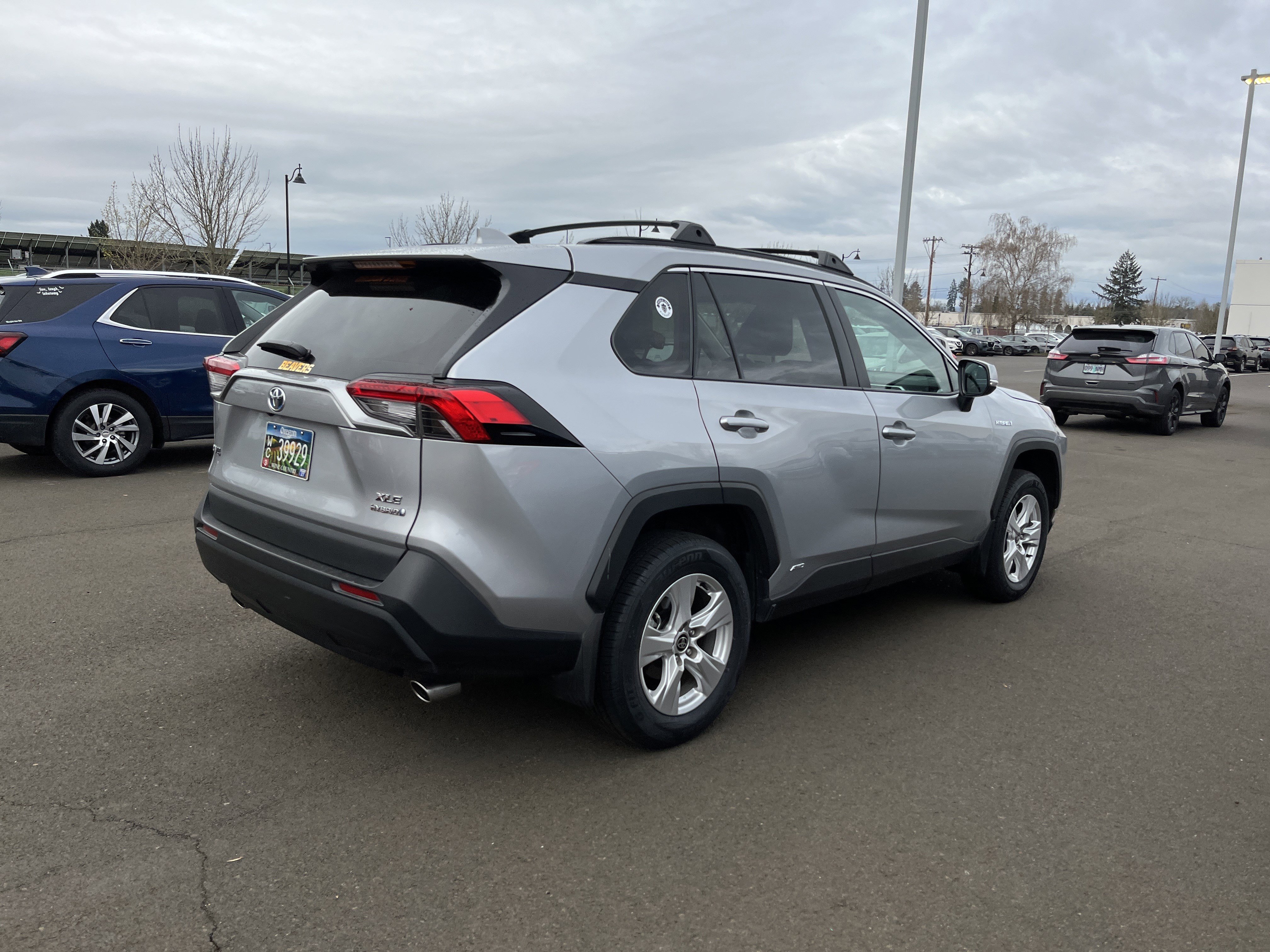 Used 2021 Toyota RAV4 XLE w/ Convenience Package image 12