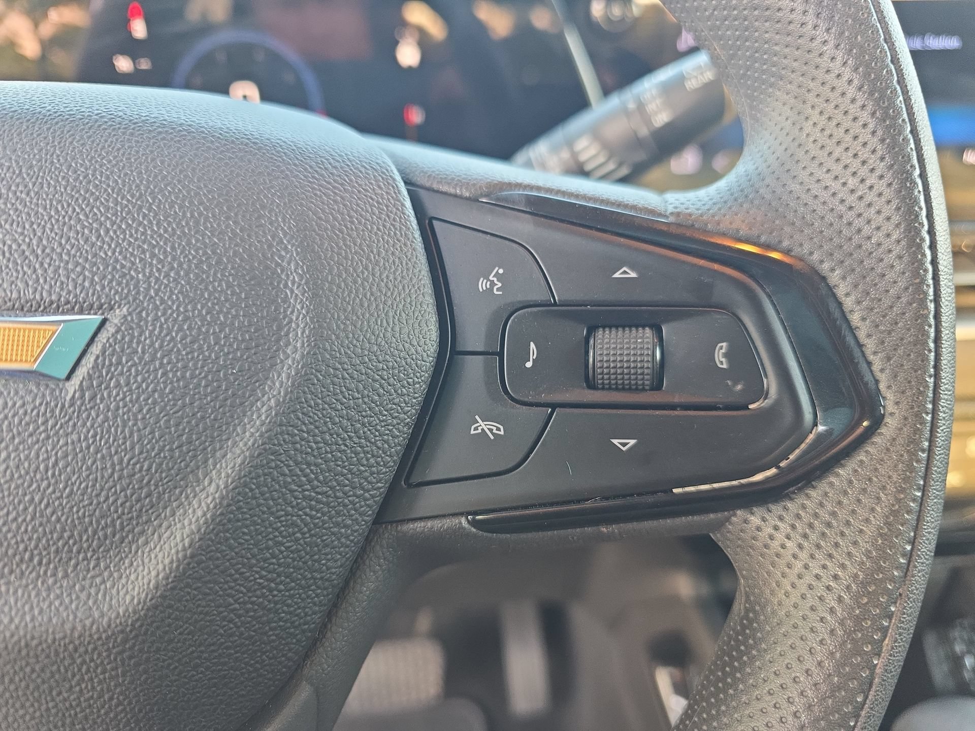 Used 2025 Chevrolet TrailBlazer LT AWD/4WD image 17