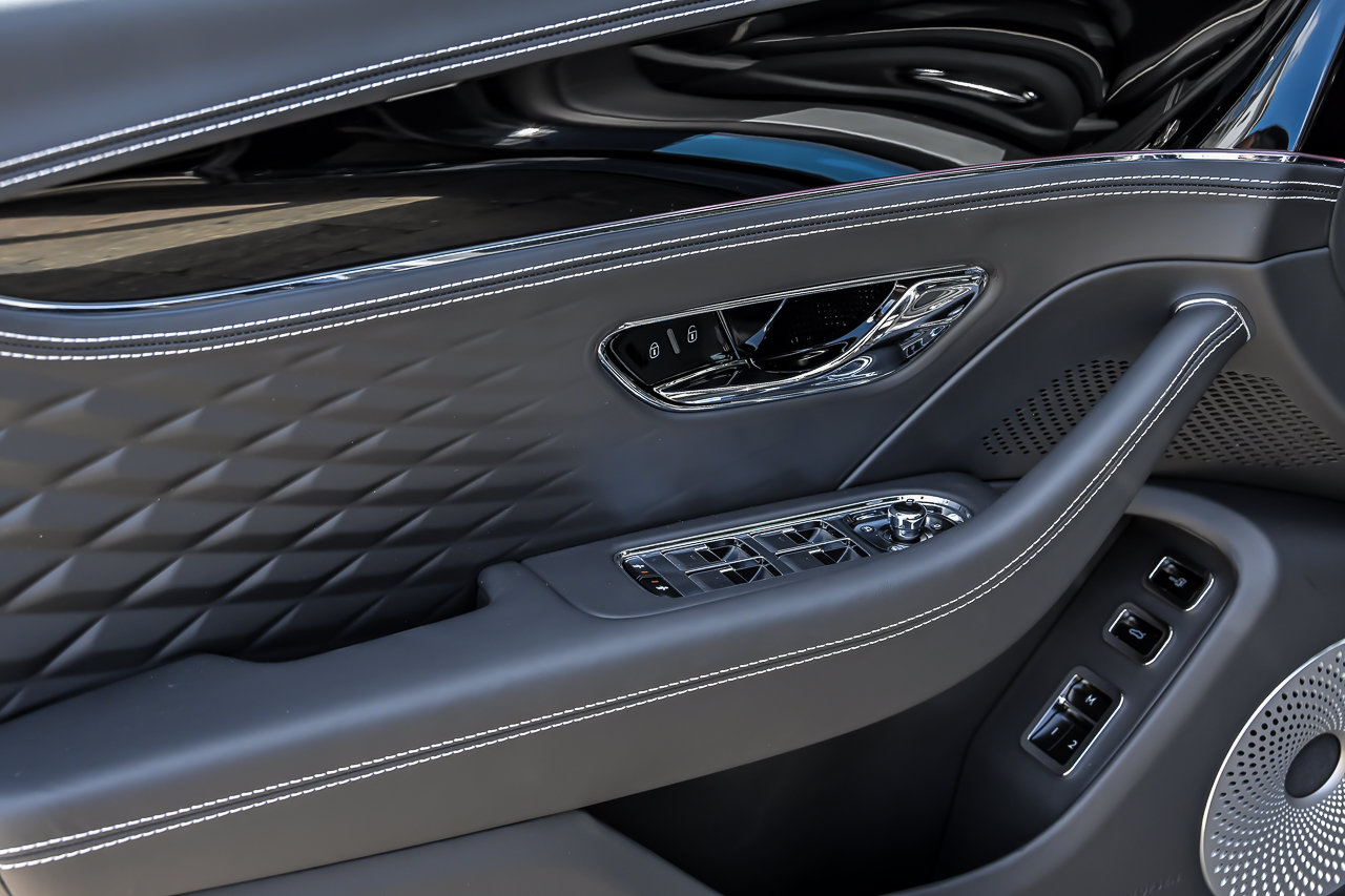 New 2026 Bentley Flying Spur Plug-In Hybrid AWD/4WD image 16