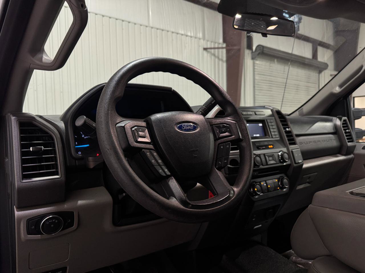 Used 2017 Ford F450 XL w/ Power Equipment Group RWD image 4