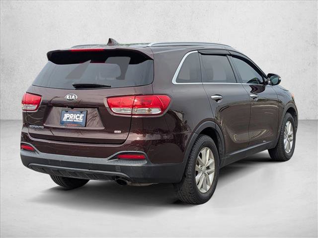 Used 2016 Kia Sorento LX image 3