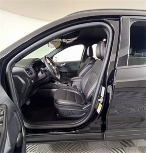 Used 2025 Ford Escape ST-Line w/ Tech Pack #1 image 5