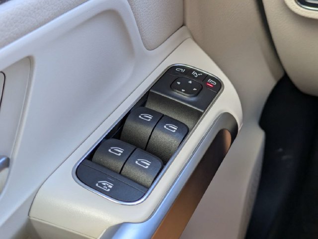 Used 2022 Mercedes-Benz GLB 250 image 29