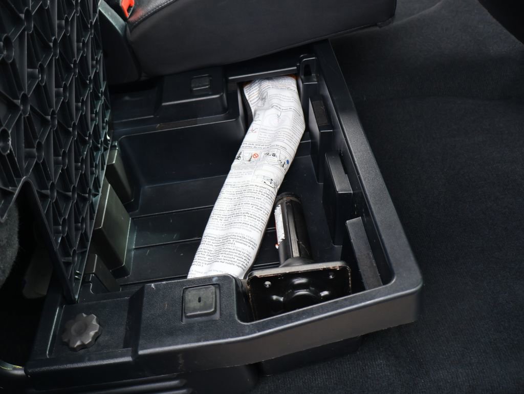 Used 2015 Toyota Tundra Limited w/ Limited Premium Package image 30