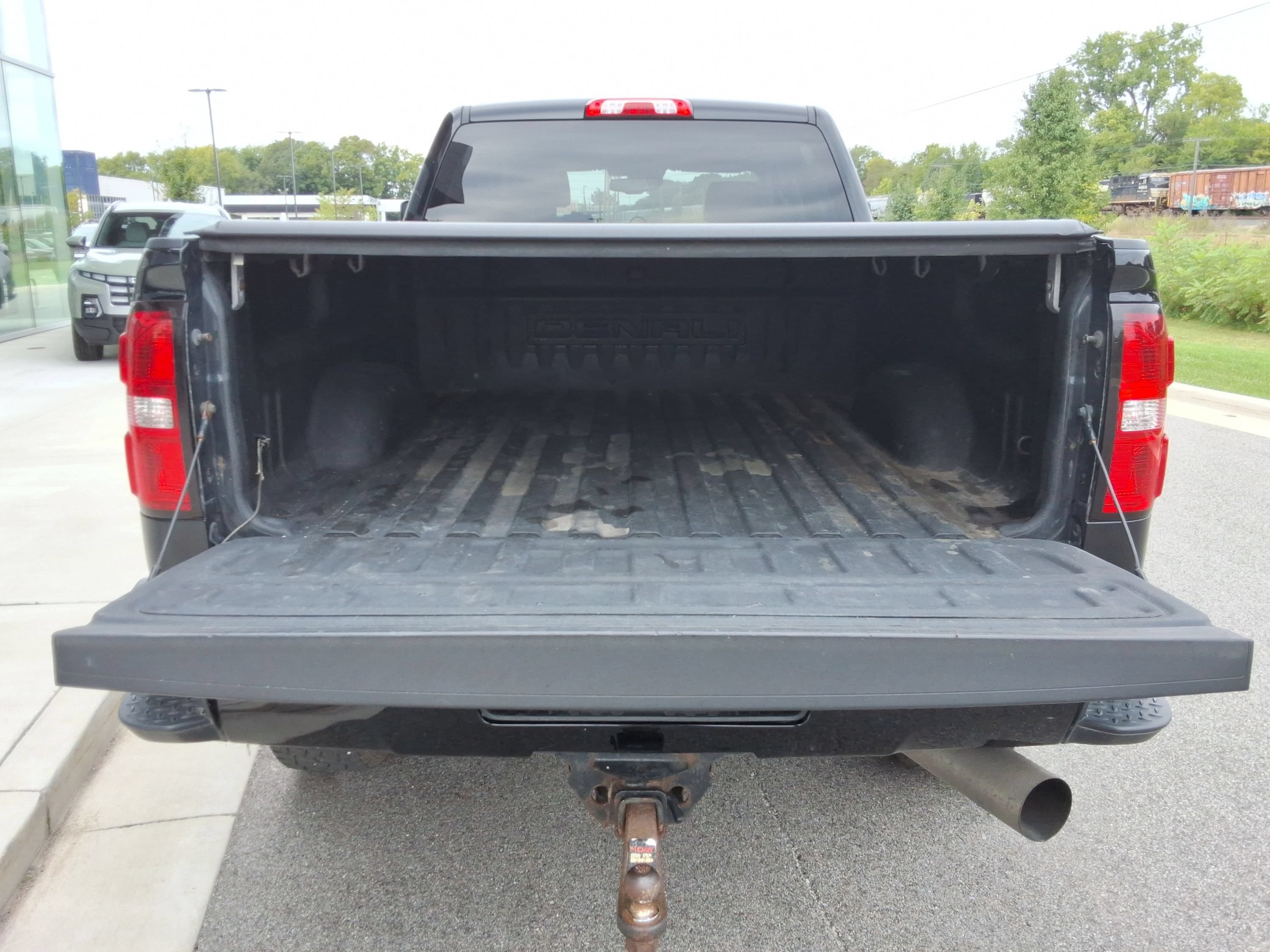 Used 2019 GMC Sierra 2500 Denali w/ Duramax Plus Package AWD/4WD image 30