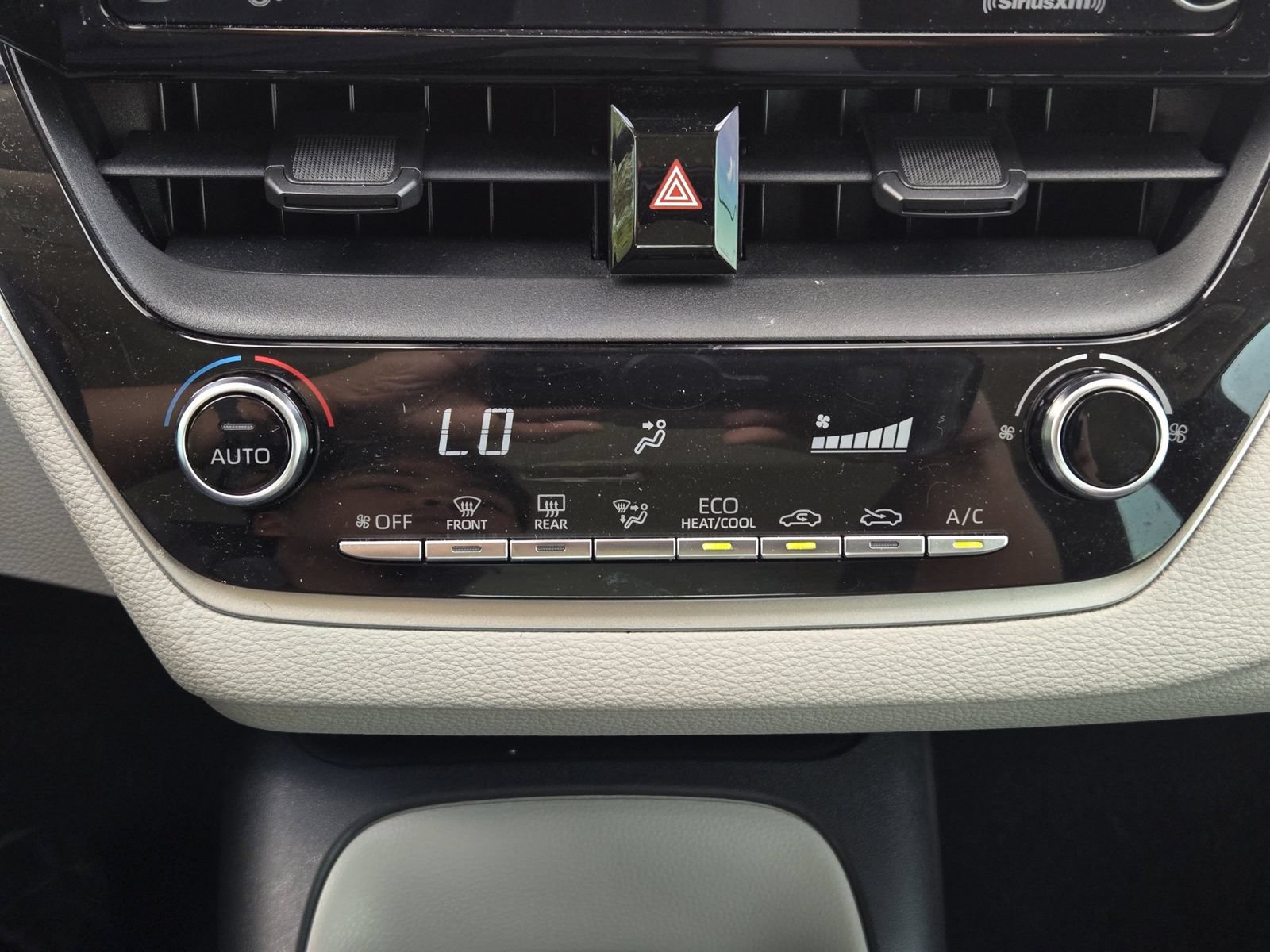 Used 2022 Toyota Corolla LE FWD image 18