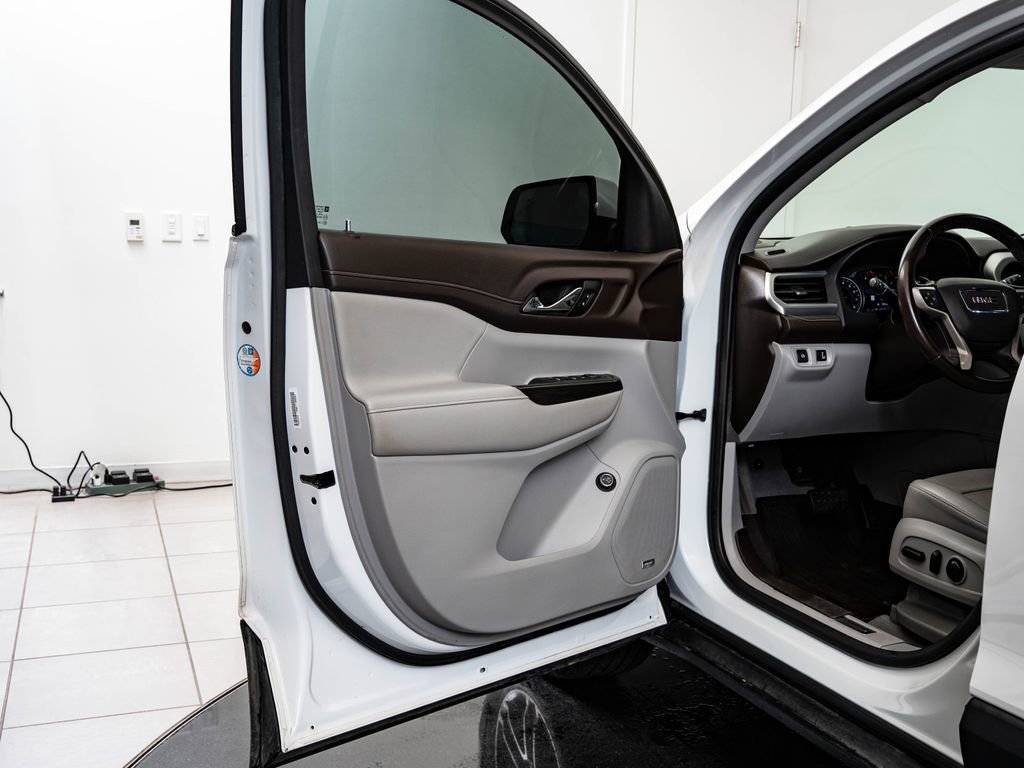 Used 2020 GMC Acadia SLT FWD image 27