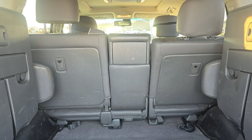 Used 2011 Toyota Land Cruiser w/ Upgrade Pkg AWD/4WD image 18