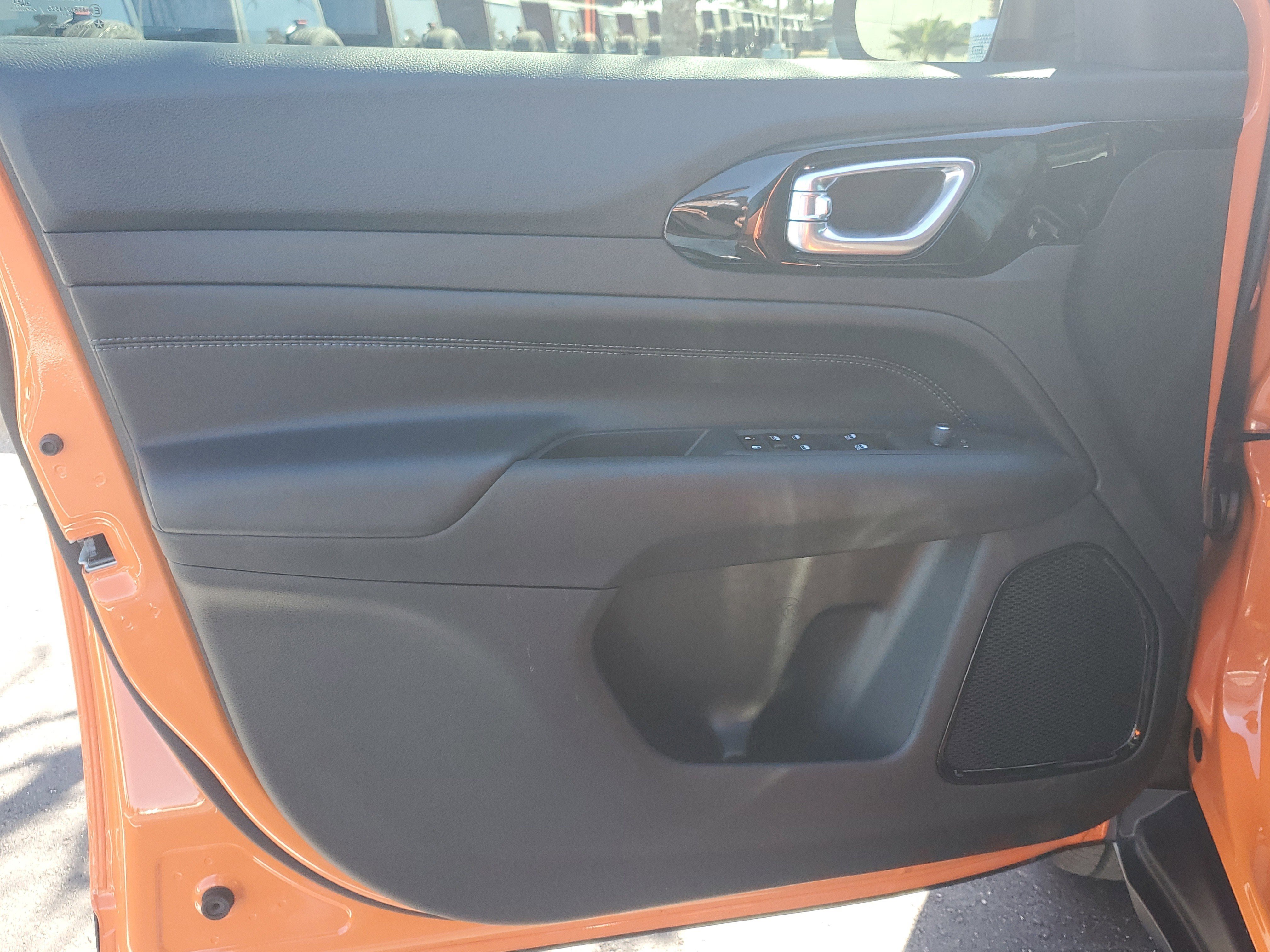 New 2026 Jeep Compass Latitude image 9