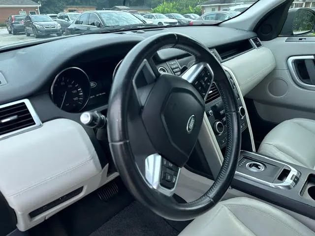 Used 2016 Land Rover Discovery Sport SE AWD/4WD image 14