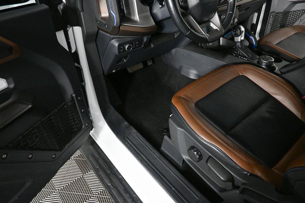 Used 2022 Ford Bronco Outer Banks AWD/4WD image 7