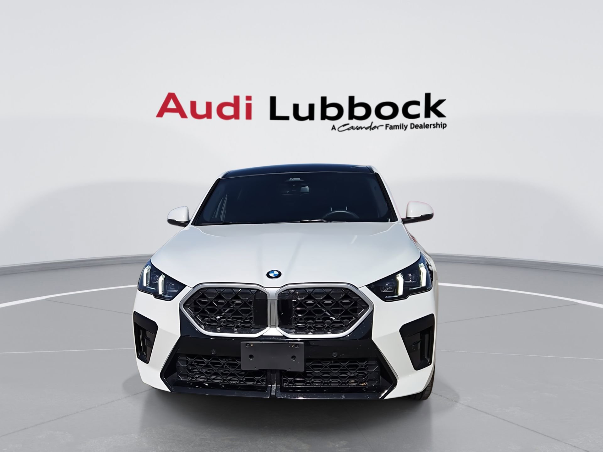 Used 2026 BMW X2 xDrive28i AWD/4WD image 3