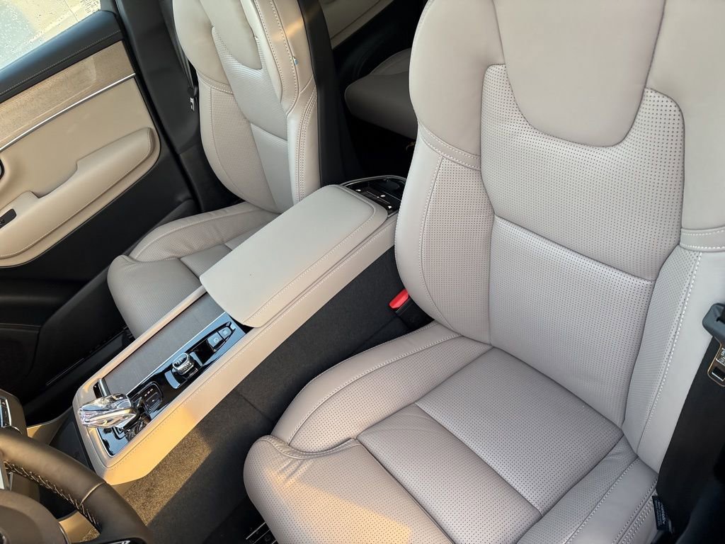 New 2026 Volvo XC90 T8 Ultra w/ Protection Package Premier image 21