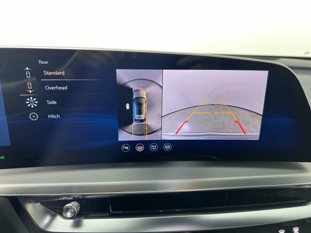 Used 2025 Cadillac Lyriq Luxury w/ LPO, Floor Liner Package AWD/4WD image 15