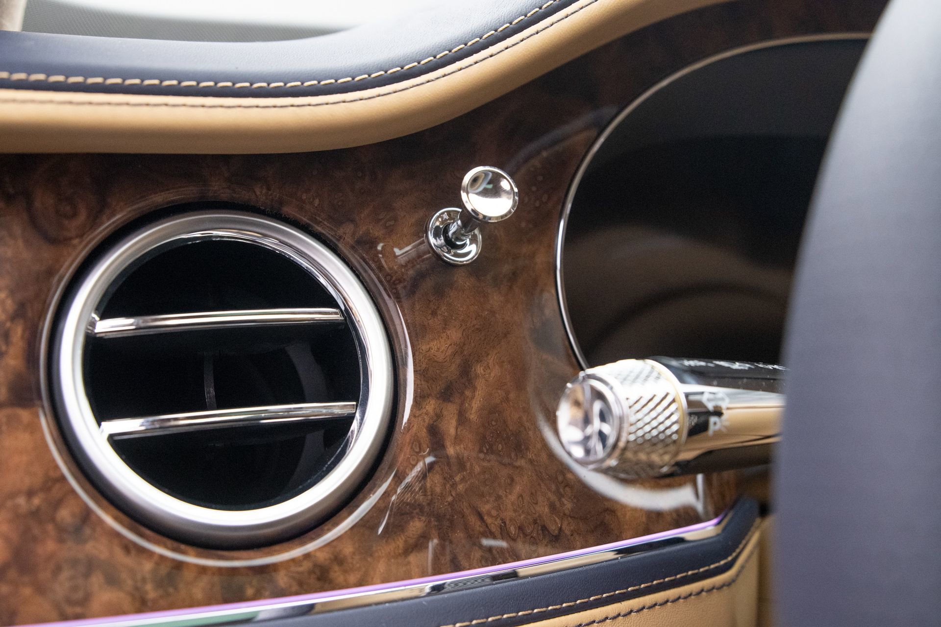 New 2026 Bentley Flying Spur Plug-In Hybrid AWD/4WD image 26