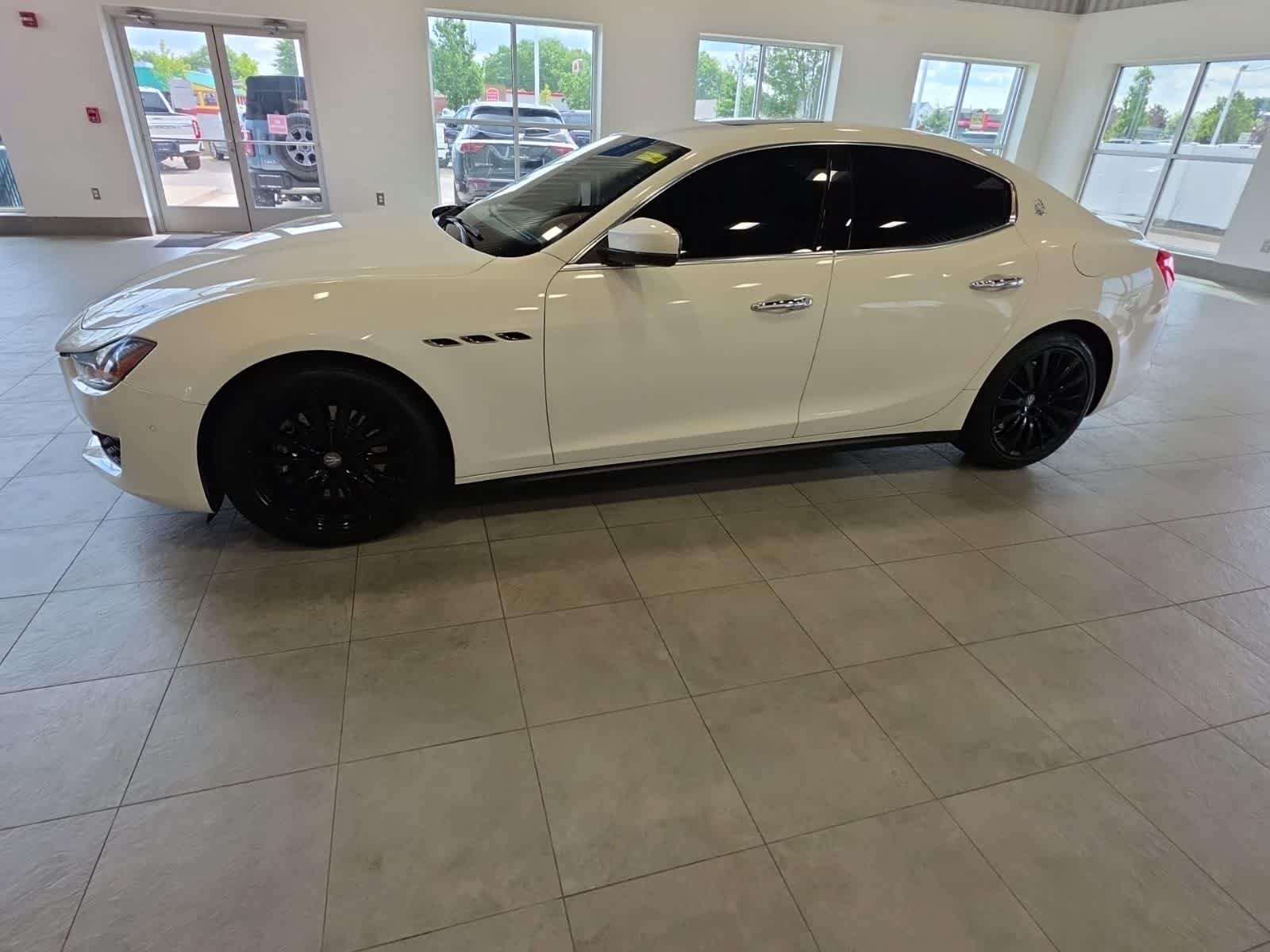 Used 2018 Maserati Ghibli S Q4 AWD/4WD image 16