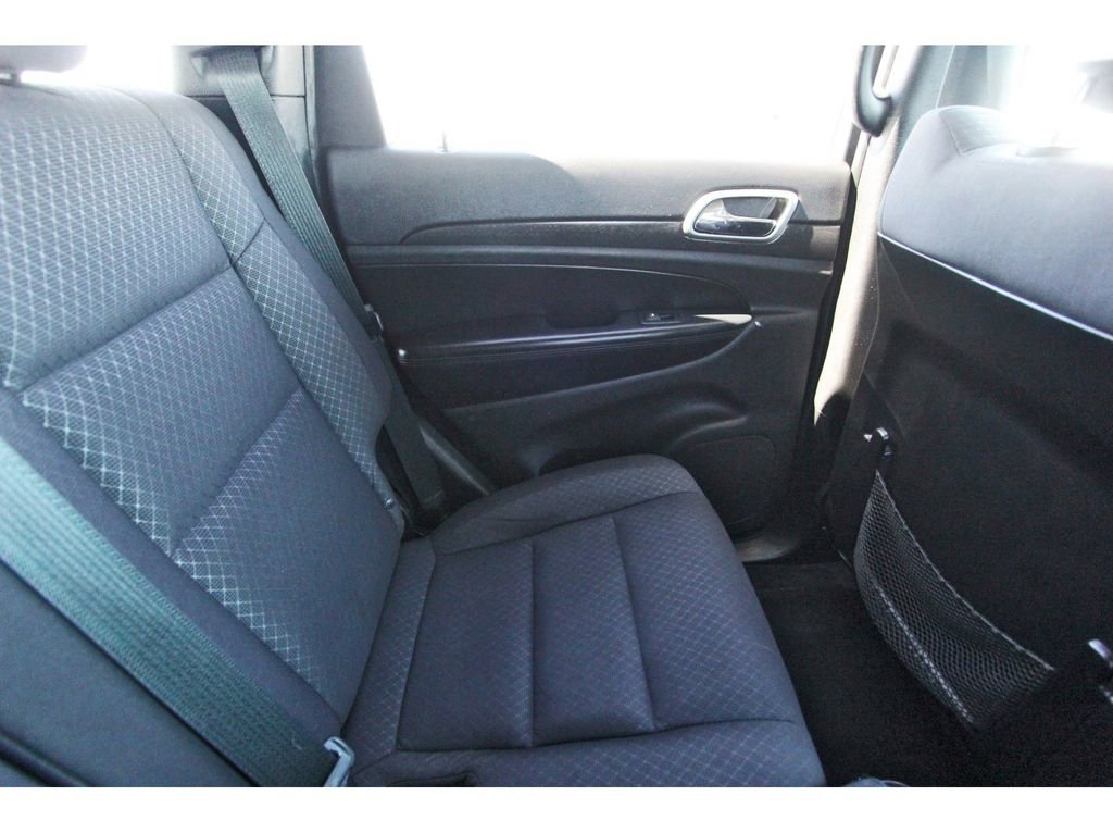 Used 2018 Jeep Grand Cherokee Laredo image 11