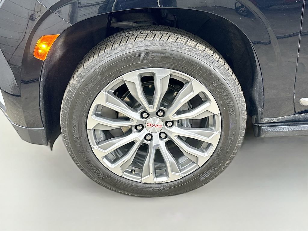 Used 2021 GMC Yukon XL Denali w/ Denali Premium Package image 8