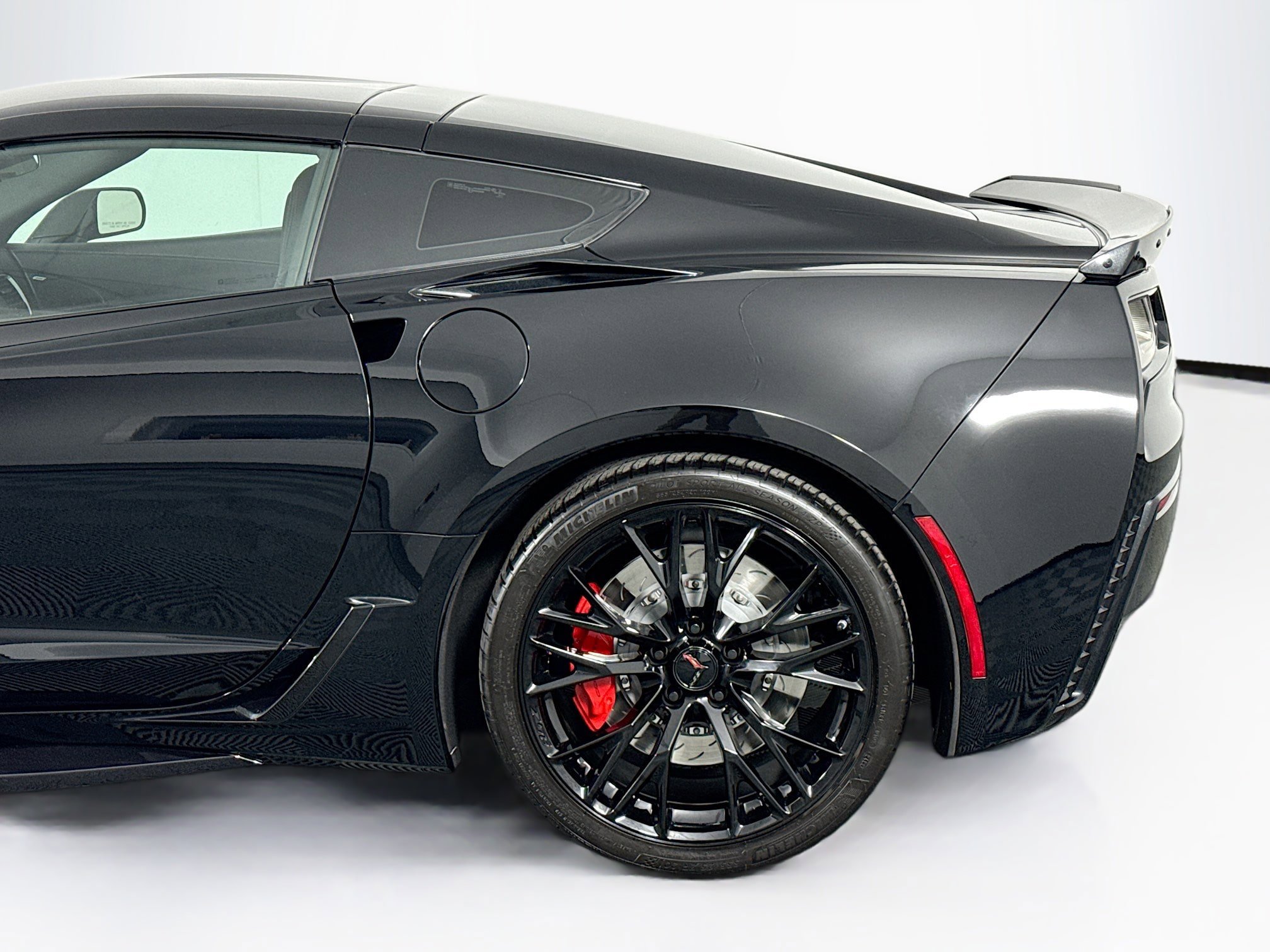 Used 2019 Chevrolet Corvette Z06 RWD image 36