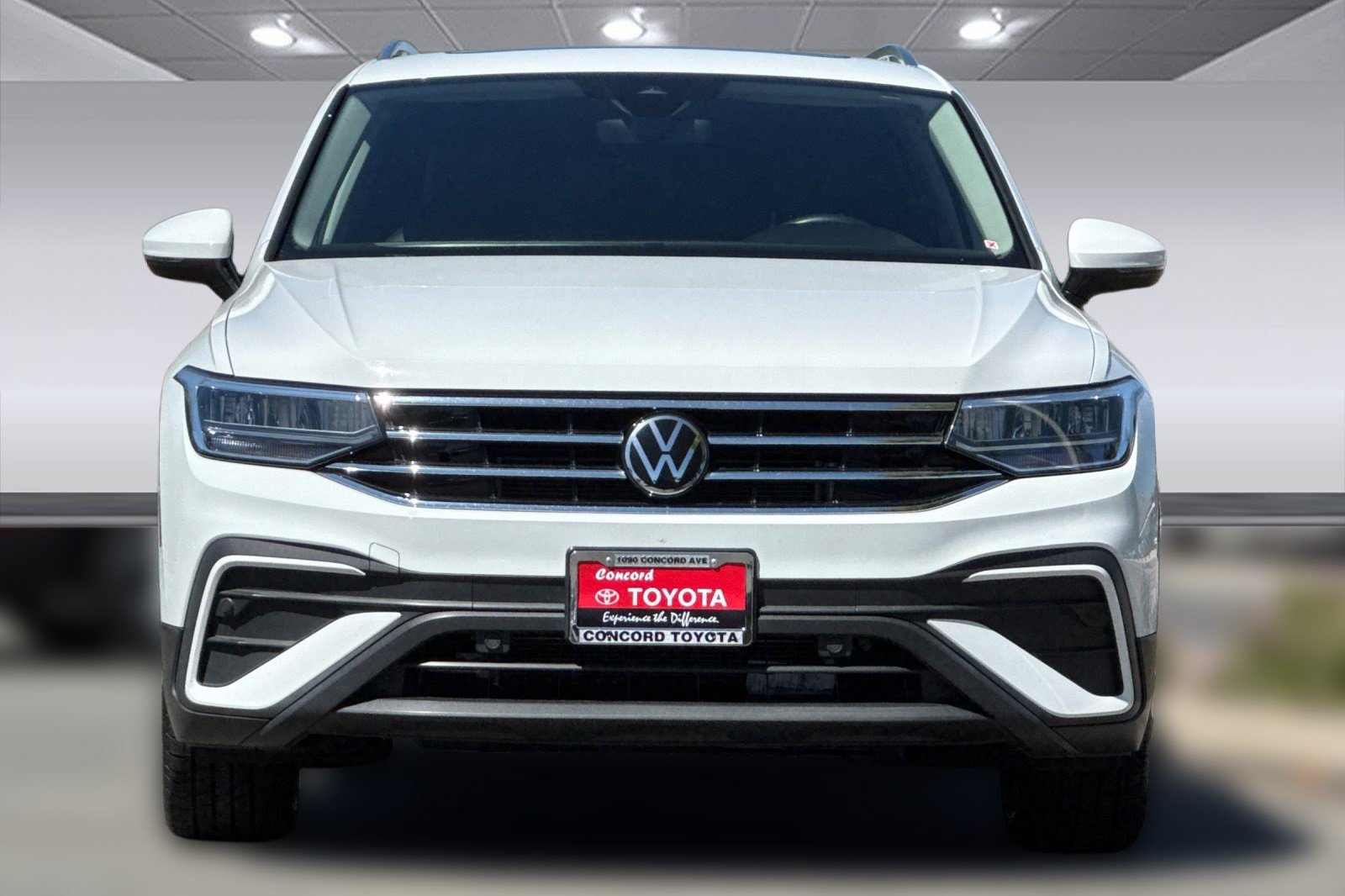 Used 2022 Volkswagen Tiguan SE AWD/4WD image 6