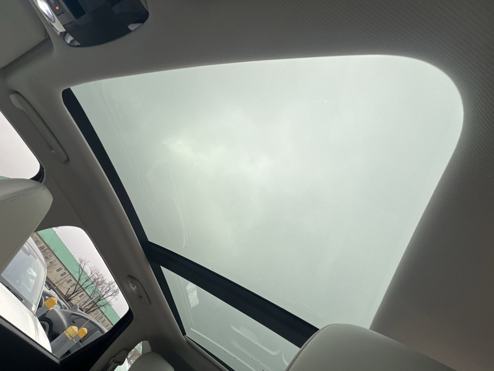 Used 2024 Kia Sorento S w/ Panoramic Sunroof Package image 24