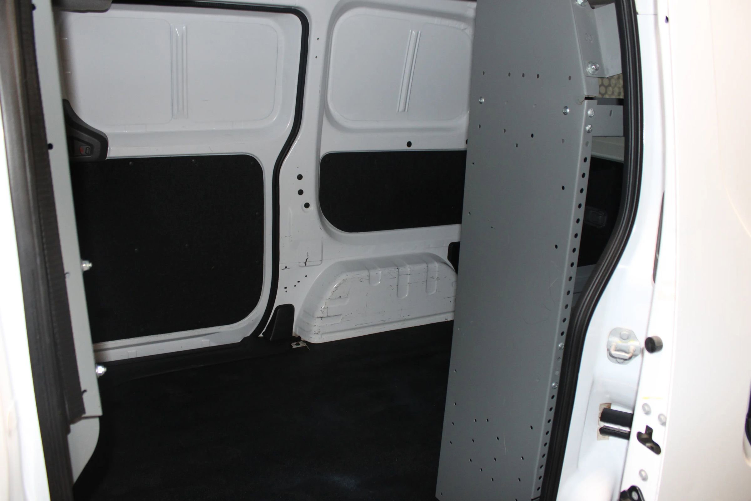 Used 2019 Nissan NV200 S image 23